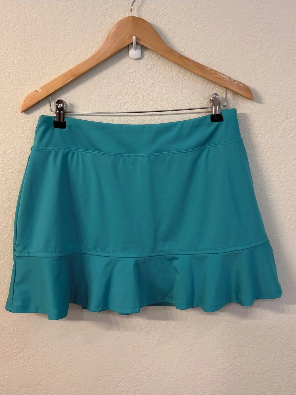North Face, Columbia, Tommy Bahama skorts size large bundle of 3